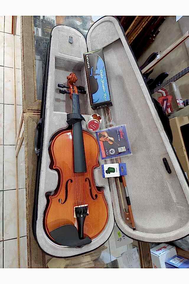 Salvador SV140 4/4 Keman Full Set - Yastık, Susturucu, Yay, Reçine Dahil