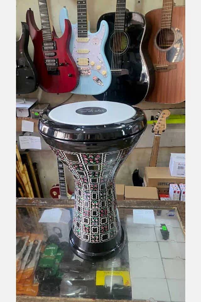 Profesyonel Işlemeli Çiçek Desenli Döküm Darbuka Siyah Mısır Çömlek Darbuka - Kılıf Hediyeli