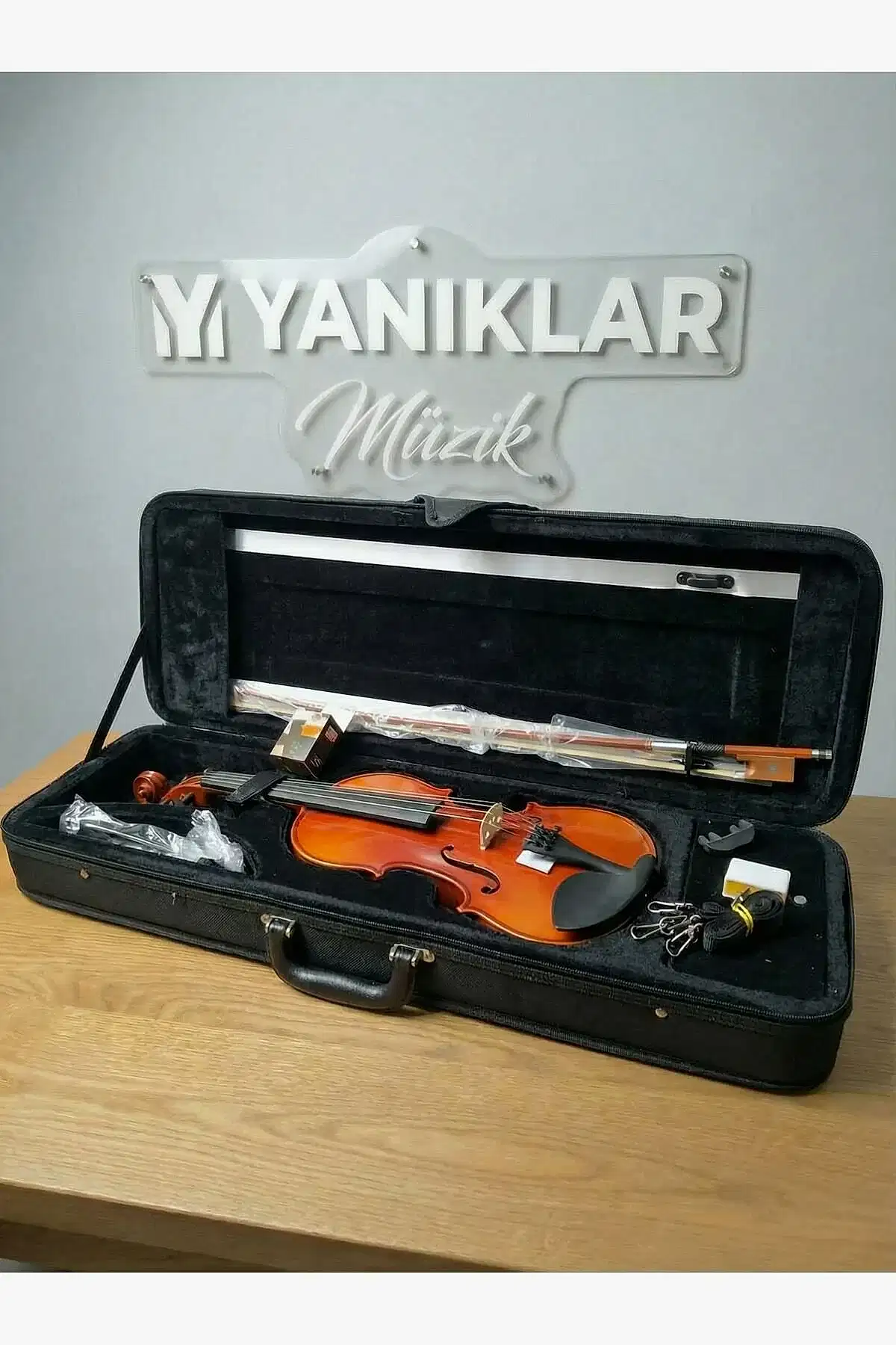 Almeria AM22407-12 1/2 Çocuk Keman - Profesyonel Kare Kutu Parlak Cila